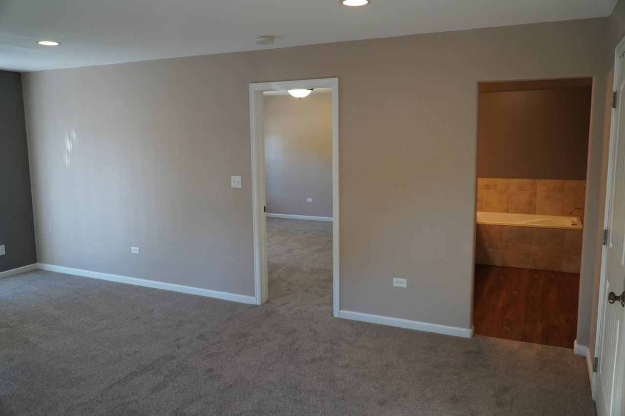4221 W Eisenhower Blvd - Photo 4 of 14