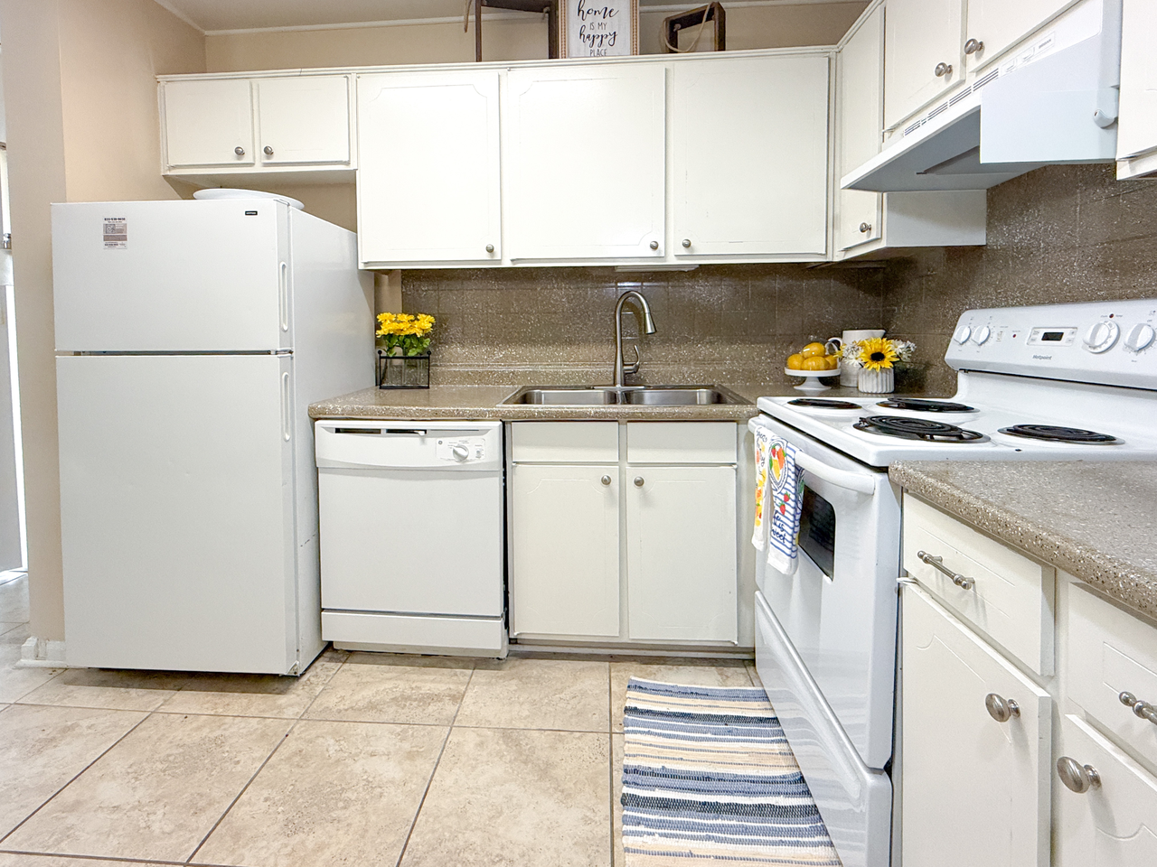 Provincial North Apartments - Photo 6 of 26