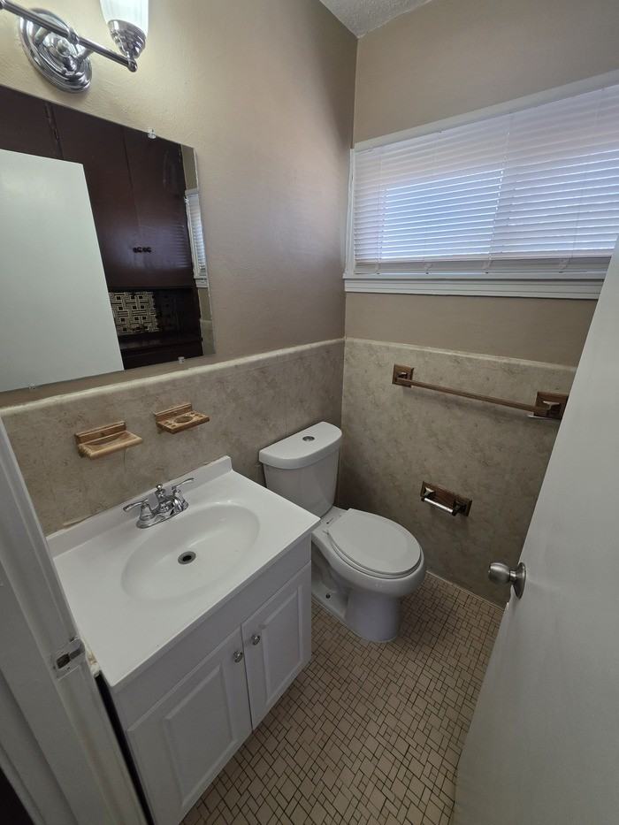 3311 Storey Ave - Photo 5 of 23