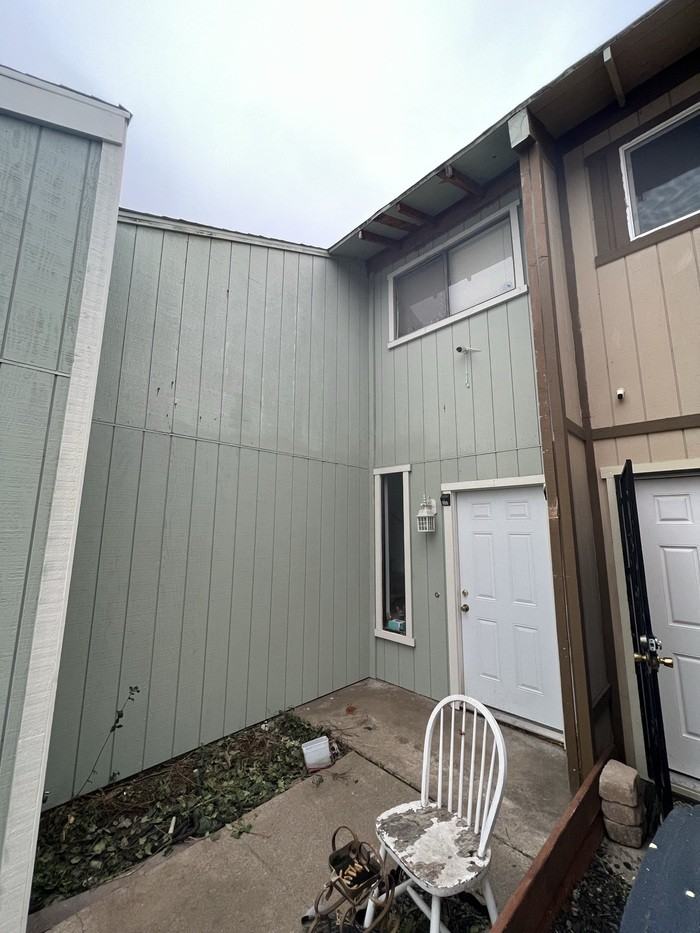 7798 Chancery Ct - Photo 2 of 32