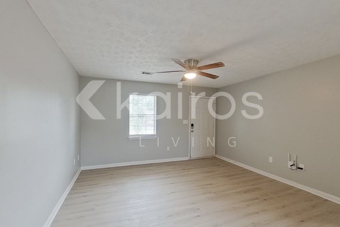 185 Deer Pkwy - Photo 4 of 19