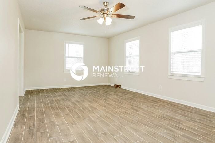 160 Oak Forest Dr - Photo 4 of 17