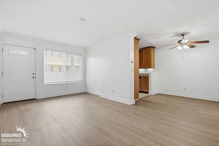 589 11th St #9 - Photo 5 of 20