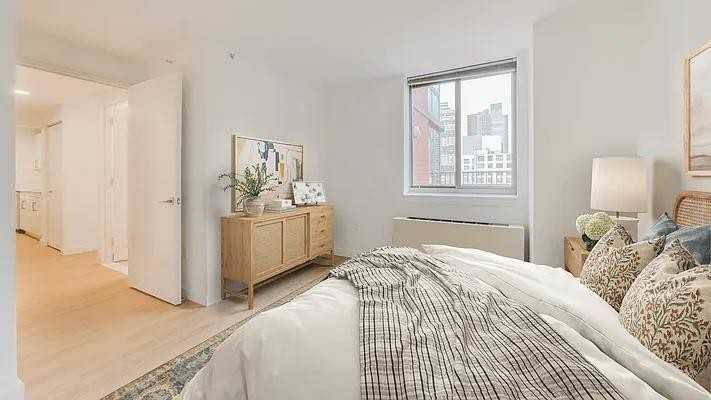 448 W 37th St #6E - Photo 2 of 10