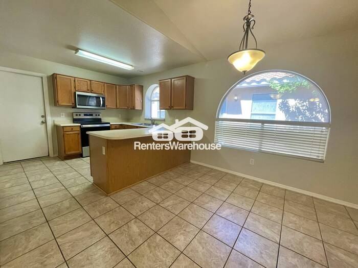 7938 W Paradise Dr - Photo 5 of 19