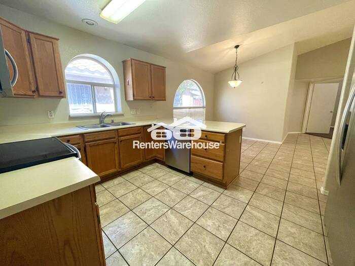 7938 W Paradise Dr - Photo 7 of 19
