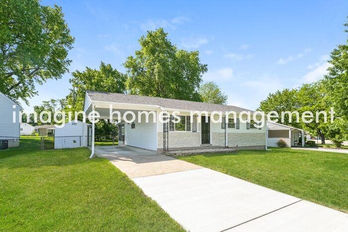 12068 Charleston Dr - Photo 3 of 23