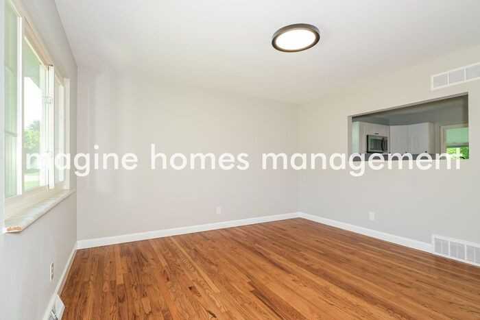 12068 Charleston Dr - Photo 4 of 23