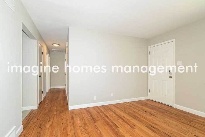 12068 Charleston Dr - Photo 6 of 23