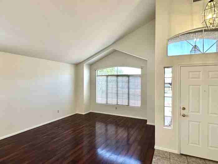 472 W Country Estates Ave - Photo 2 of 24