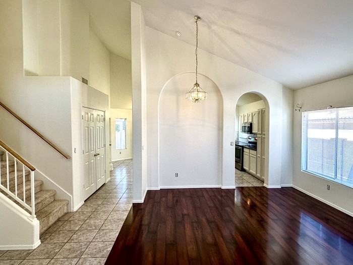 472 W Country Estates Ave - Photo 3 of 24