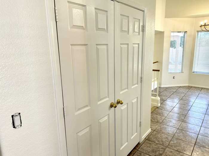 472 W Country Estates Ave - Photo 4 of 24