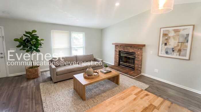 2913 Chatsworth Way - Photo 4 of 26