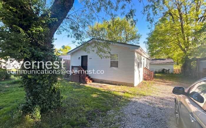 838 Lock Ave - Photo 2 of 21