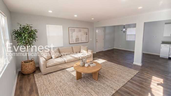 838 Lock Ave - Photo 4 of 21