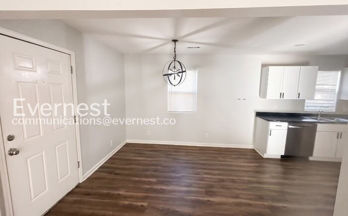 838 Lock Ave - Photo 7 of 21