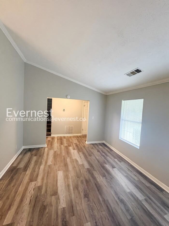 1487 Saint Dunstans Rd - Photo 6 of 26