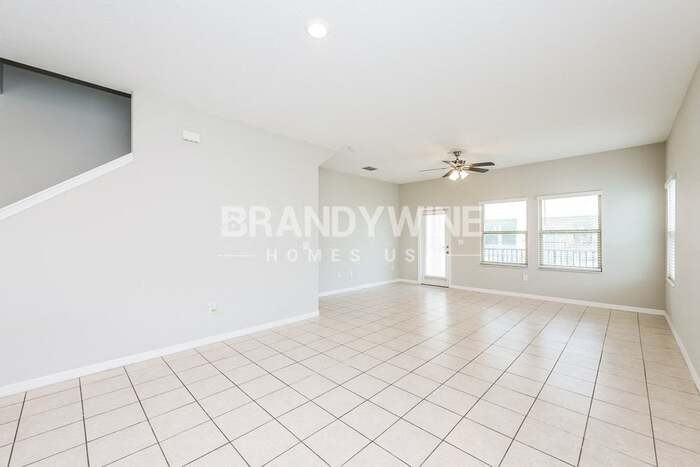 5568 Mercado Dr - Photo 4 of 34