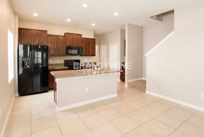 5568 Mercado Dr - Photo 7 of 34
