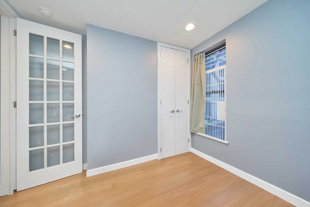 246 E 51st St #9 - Photo 6 of 9