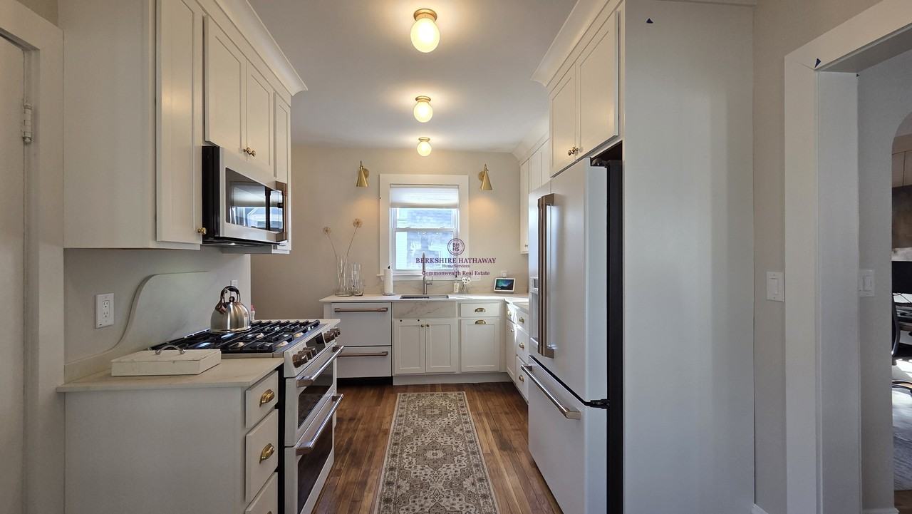 26 Clark St #B - Photo 2 of 25