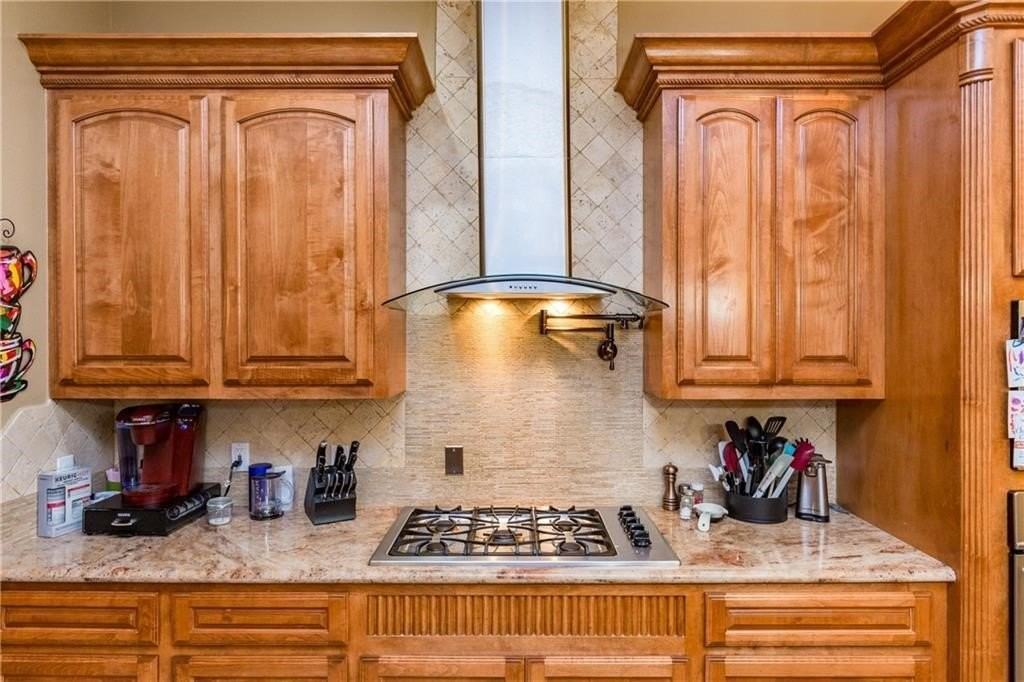 1306 Keenland Rd - Photo 3 of 27