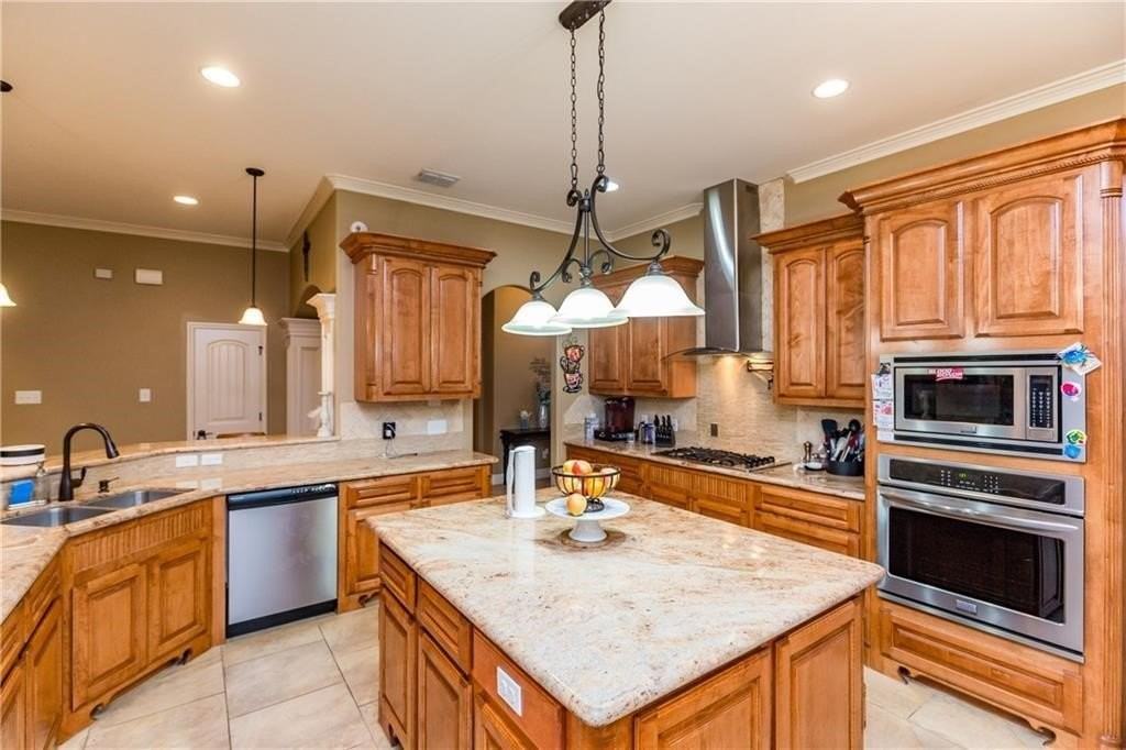 1306 Keenland Rd - Photo 4 of 27