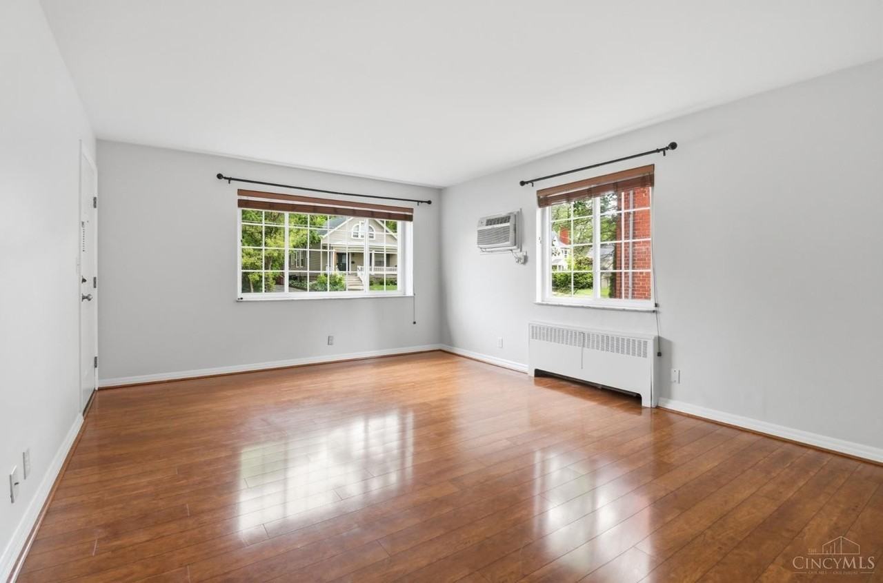 6237 Benneville St #1 - Photo 6 of 38