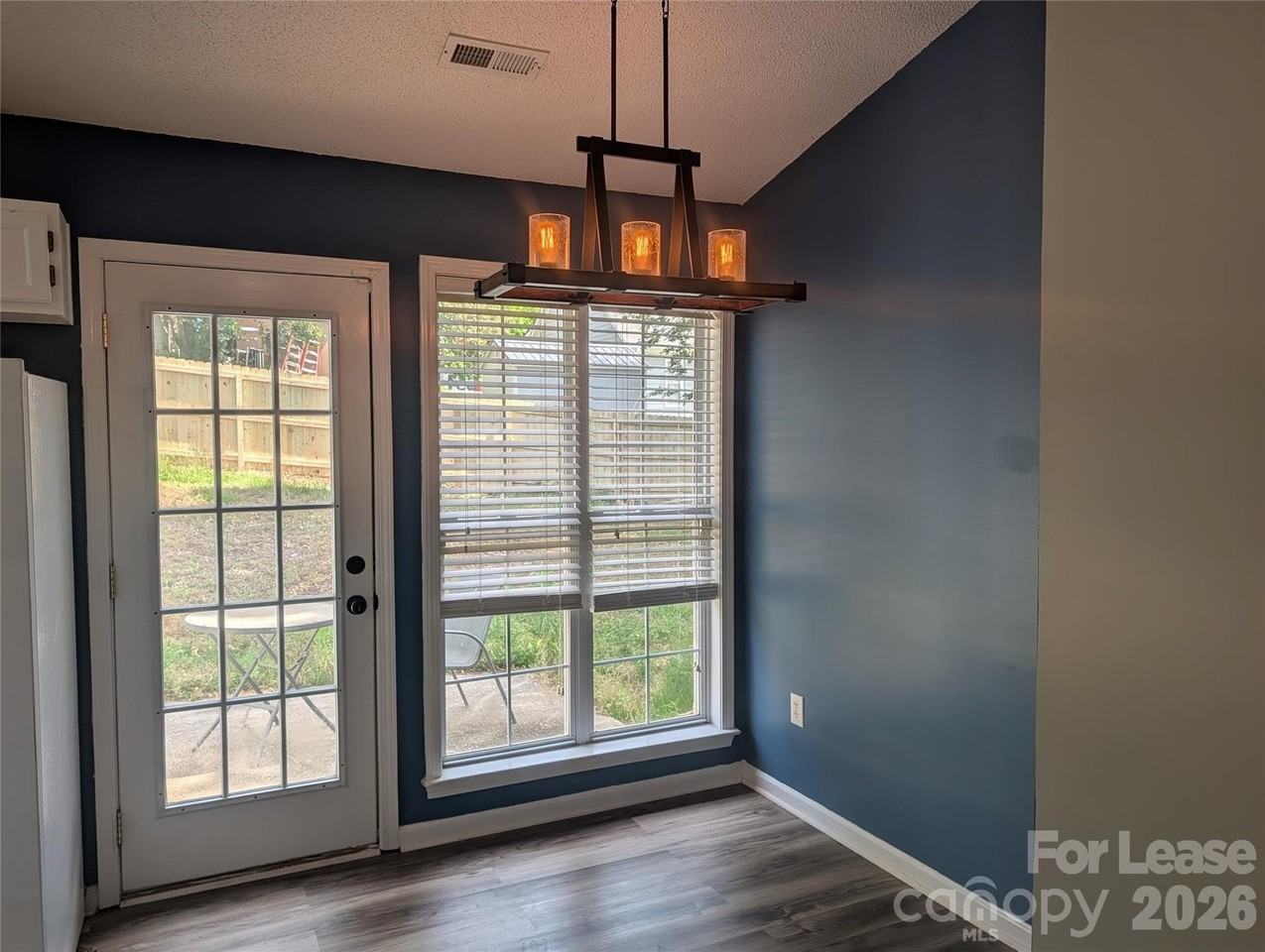 131 Diamond Dr - Photo 5 of 21