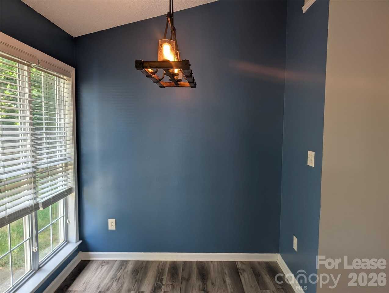131 Diamond Dr - Photo 6 of 21