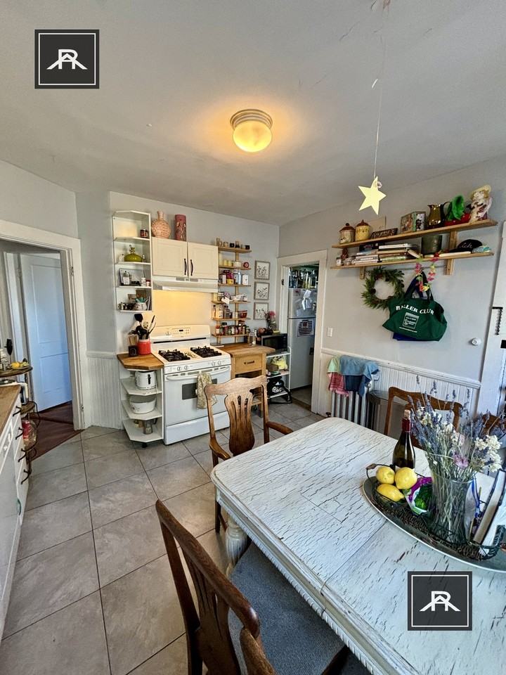 119A Browne St #3A - Photo 2 of 6