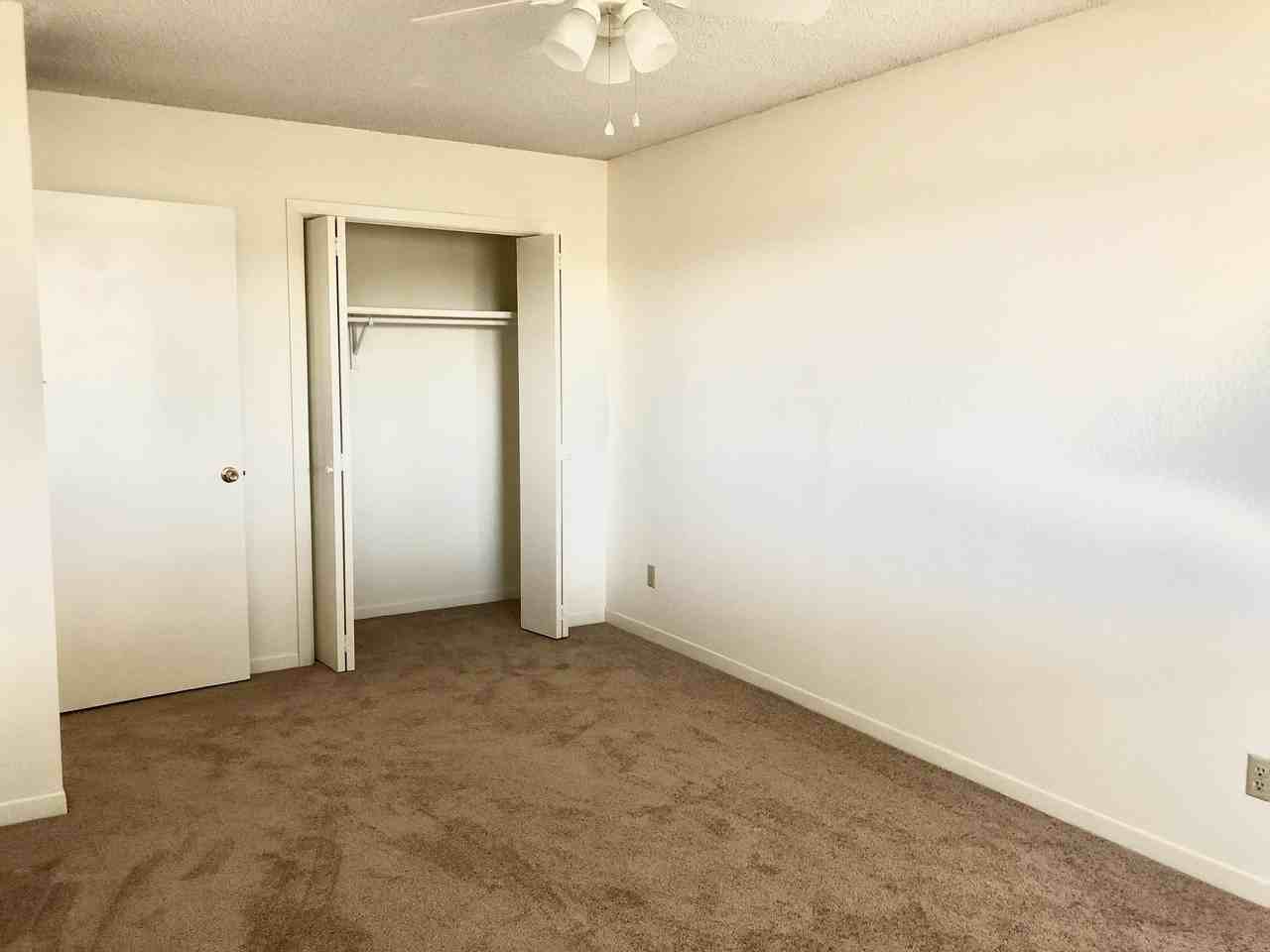 7136 Orizaba Ave - Photo 4 of 33
