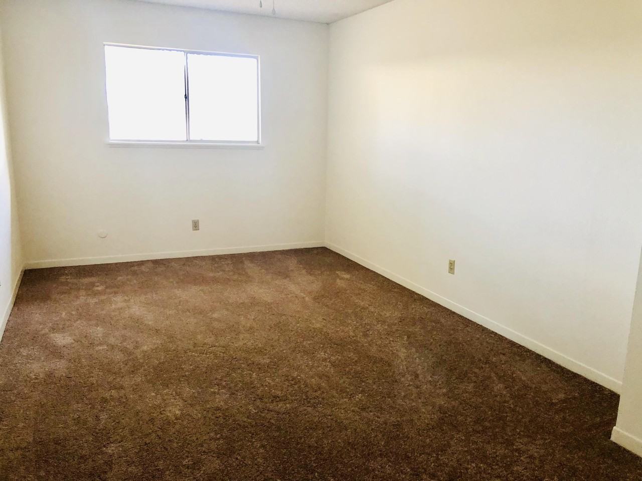 7136 Orizaba Ave - Photo 6 of 33