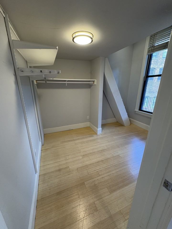 293 Columbus Ave #5 - Photo 3 of 28