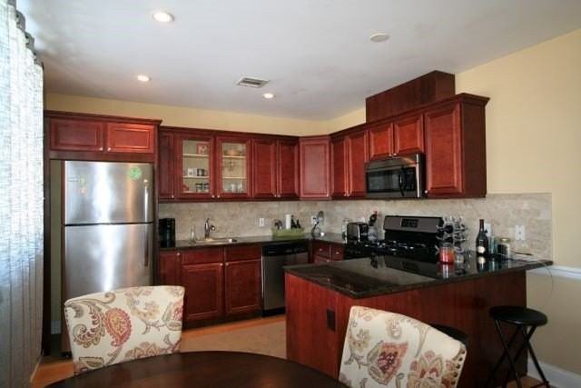 769 Montgomery St #213 - Photo 5 of 15