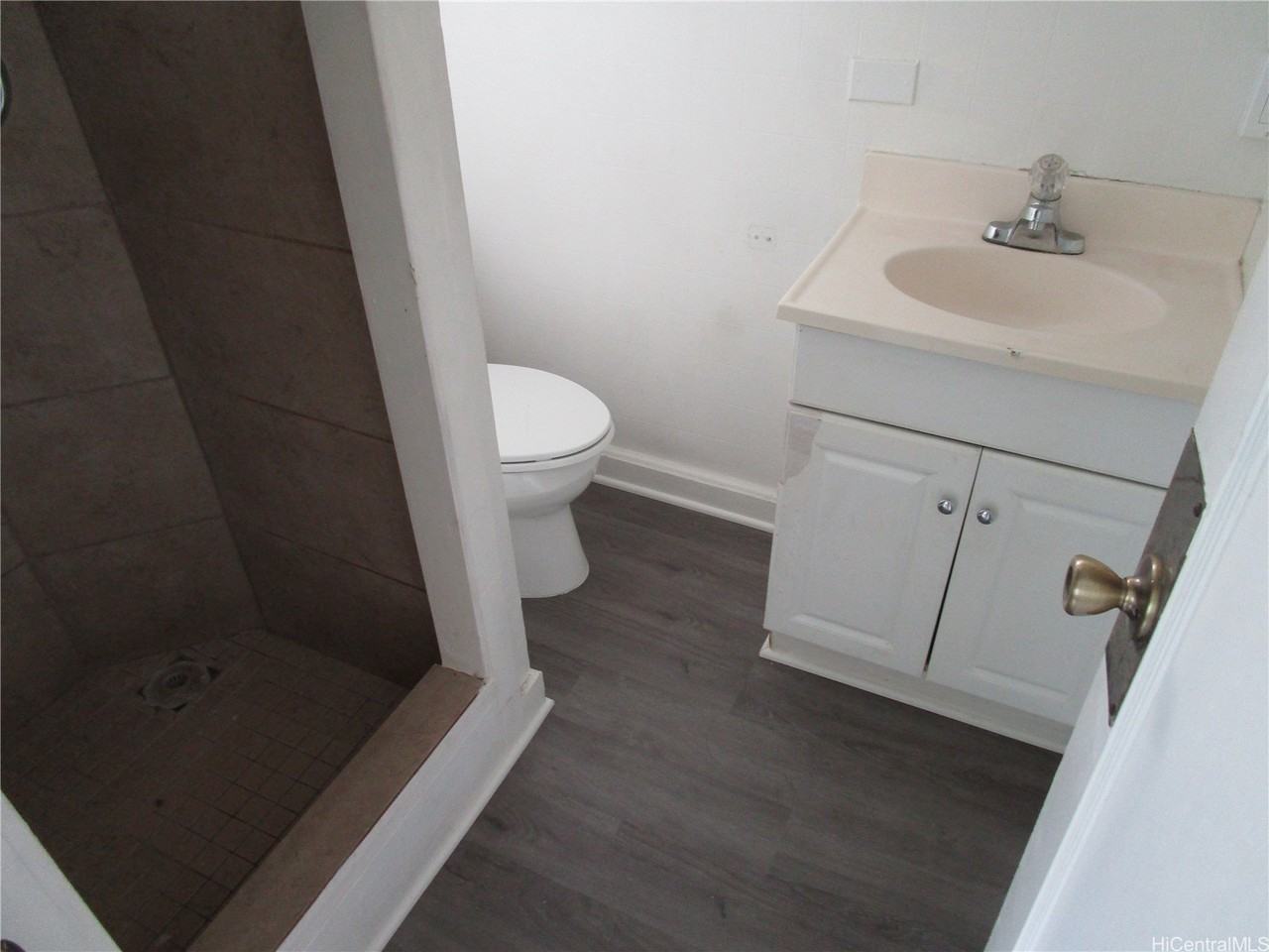 434 Launiu St #C - Photo 4 of 6