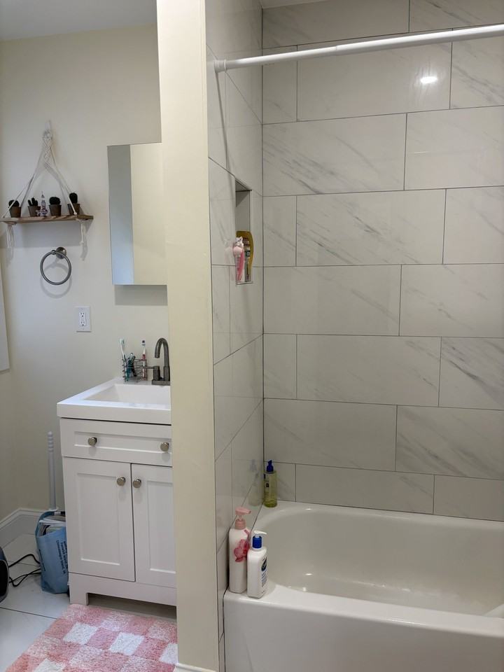 Burbank St #17 - Photo 4 of 8