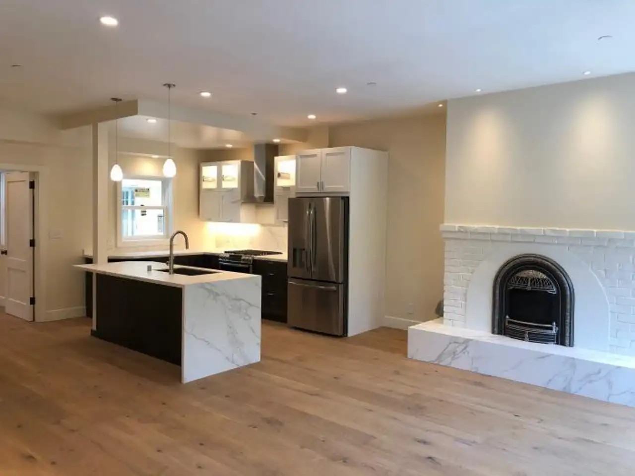 1100 Lombard St #1 - Photo 3 of 13