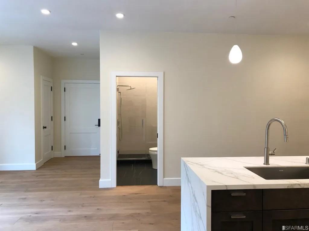 1100 Lombard St #1 - Photo 6 of 13