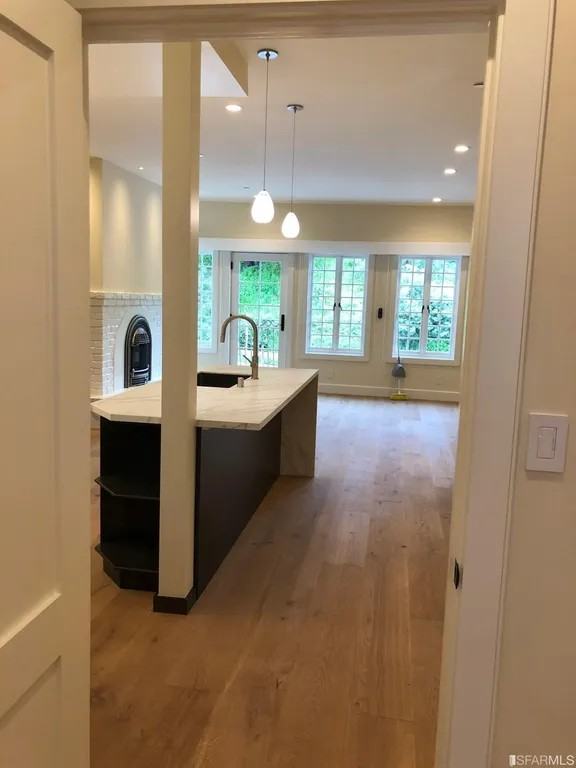 1100 Lombard St #1 - Photo 7 of 13