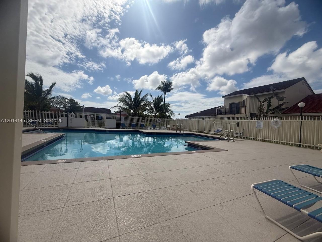 1004 San Remo Cir - Photo 5 of 27