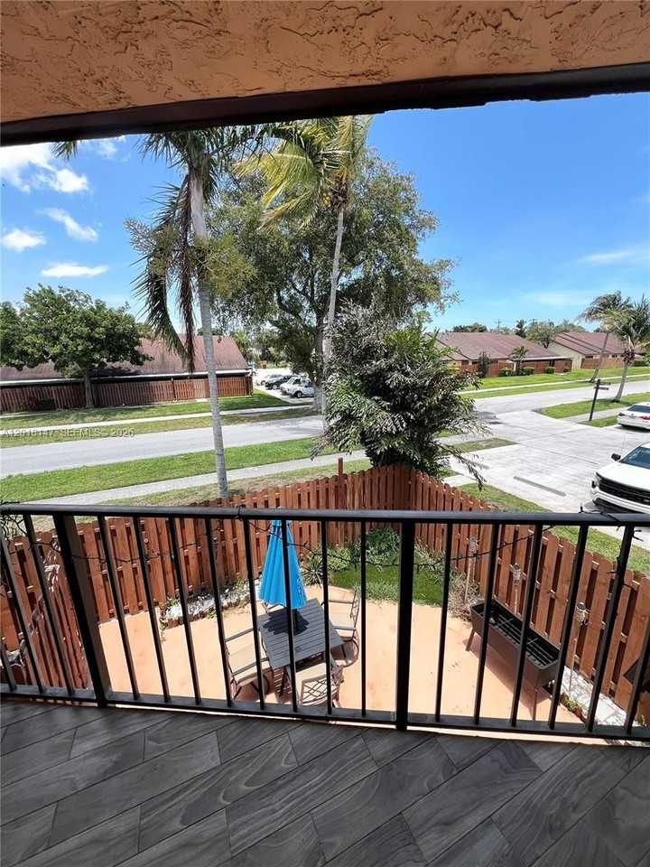 192 Springdale Cir #192 - Photo 3 of 45