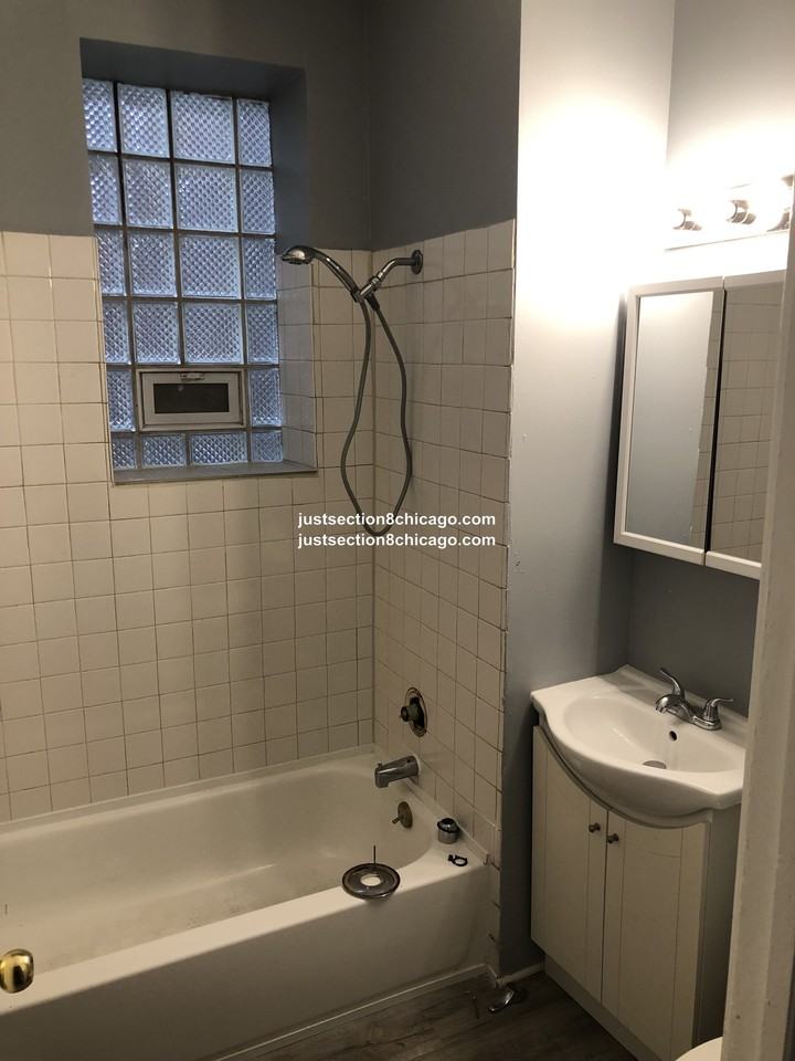 4147 W Washington Blvd #2W - Photo 2 of 5