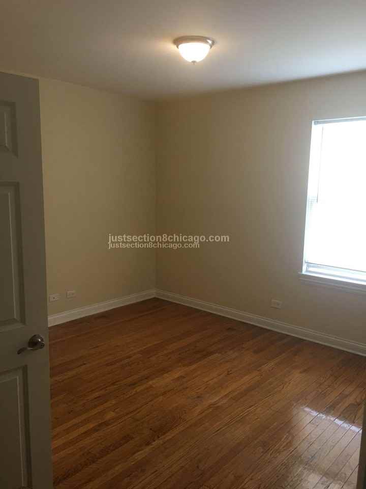 208 N Leclaire Ave #2 - Photo 4 of 6
