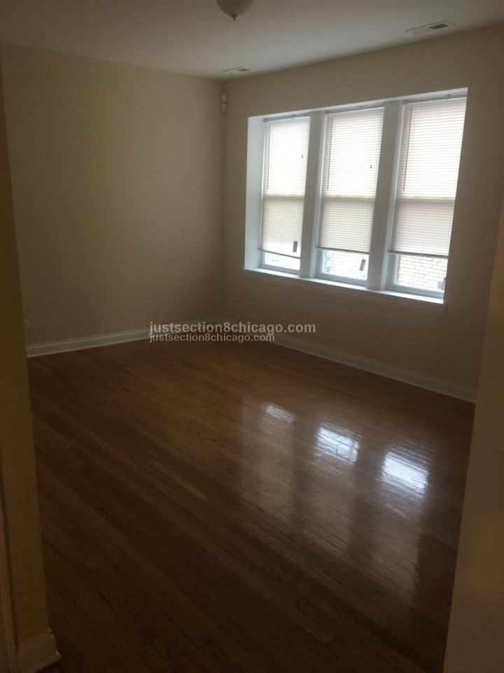 208 N Leclaire Ave #2 - Photo 5 of 6