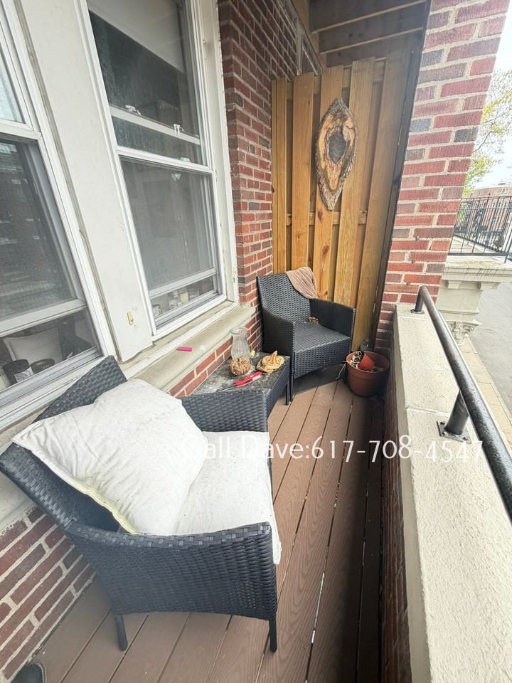 127 Sutherland Rd #H - Photo 4 of 19