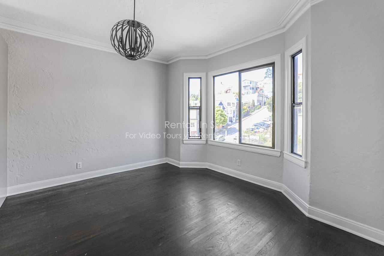 985 Church St #5 - Photo 4 of 16