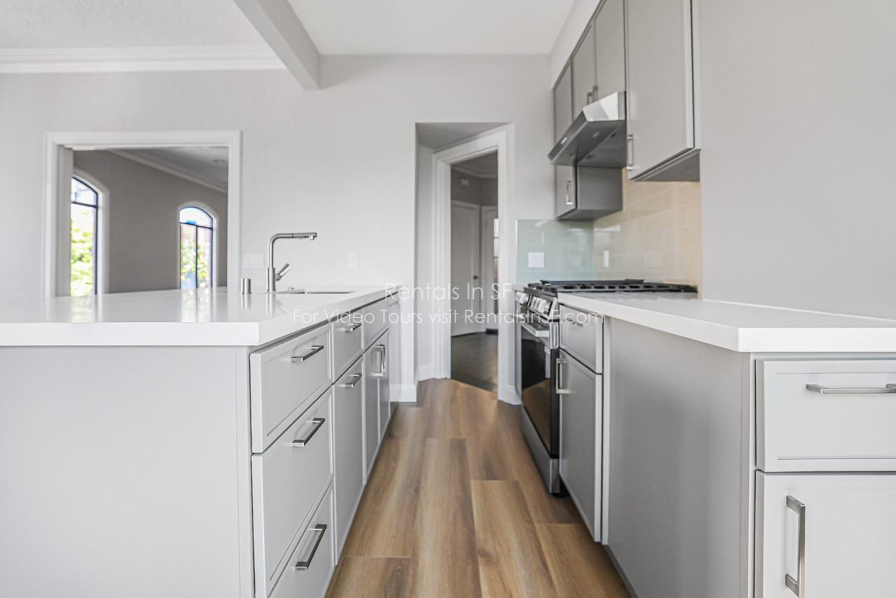 985 Church St #5 - Photo 7 of 16