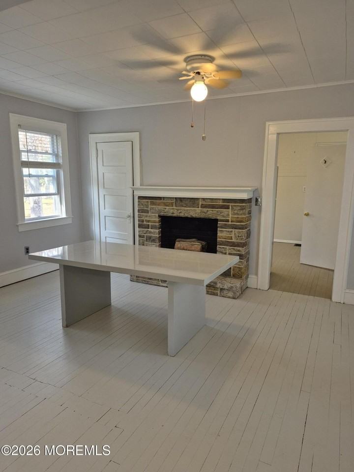 901 Beverly Ave - Photo 2 of 7