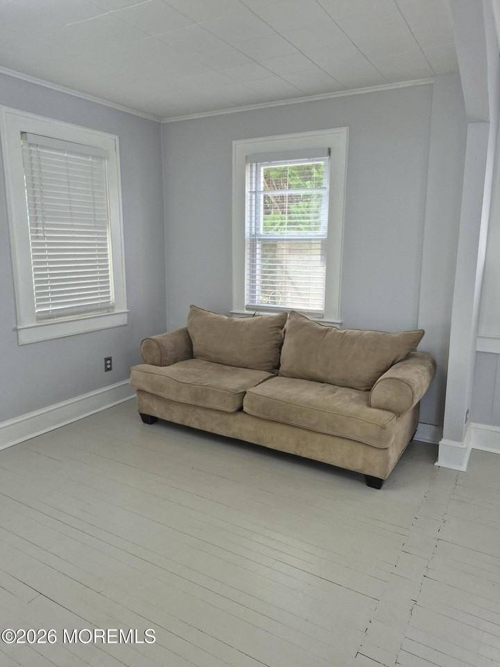 901 Beverly Ave - Photo 5 of 7